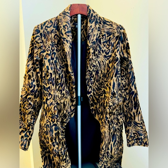 Faux-fur Cheetah print coat - Picture 9 of 12